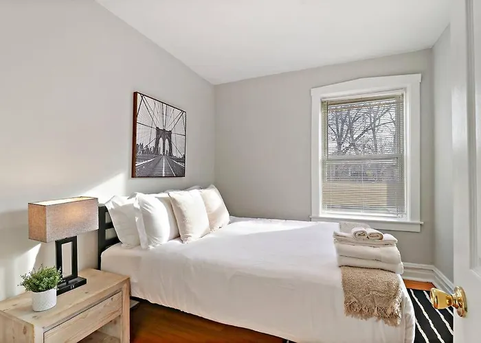 1br Airy With Wi-fi - Barry 2 *