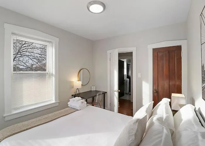 1br Airy With Wi-fi - Barry 2 *