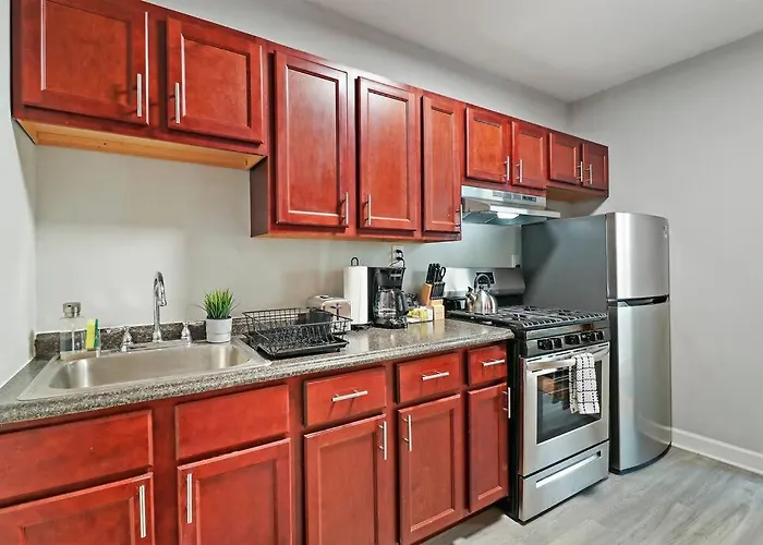 1br Airy With Wi-fi - Barry 2 * Chicago