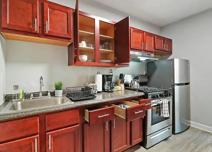 Apartment 1br Airy With Wi-fi - Barry 2 *