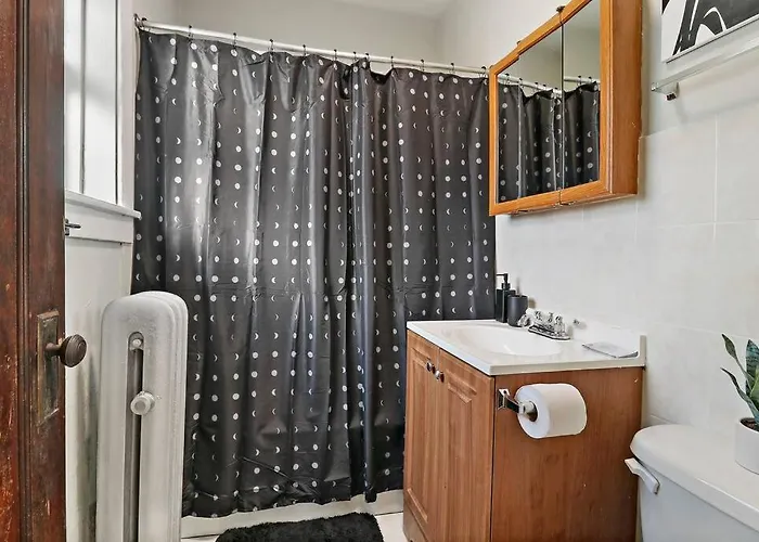 Apartment 1br Airy With Wi-fi - Barry 2